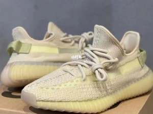 yeezy350 亚洲限定版，脚感舒适，透气轻便，潮流百搭