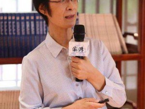 电视台台长玩主持人：电视圈的创新与挑战