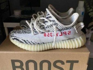 探索 yeezy380 蜜桃粉和白色，发现独特魅力